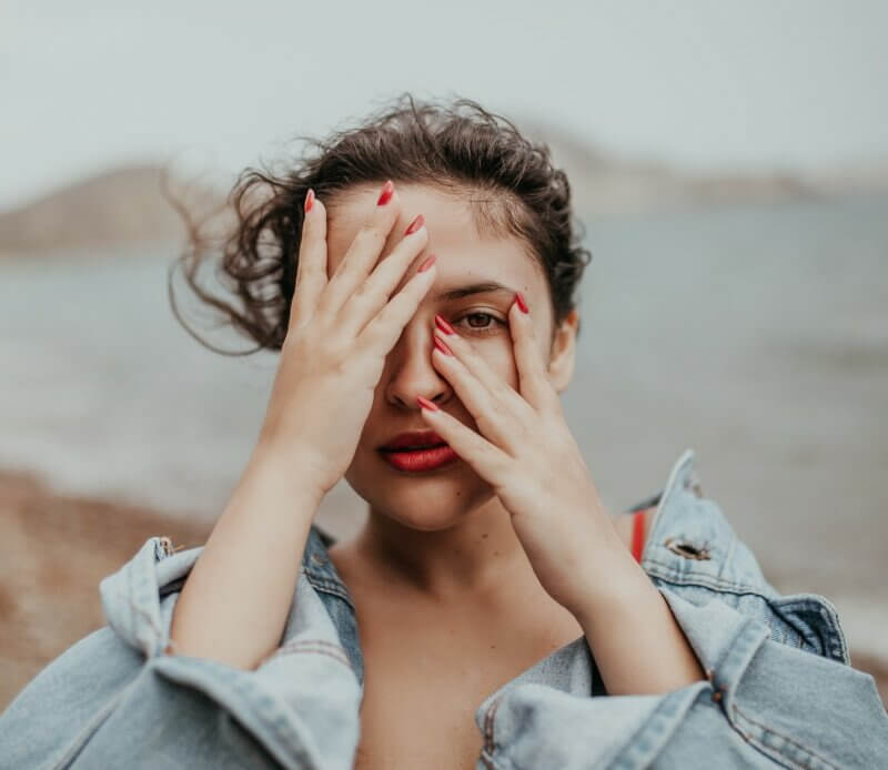 signs mental health problems portrait reflection beach summer young woman beautiful woman feeling real woman beach portrait