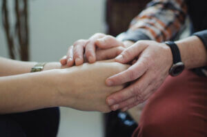 peer counseling at a womens crisis center when to get therapy counseling